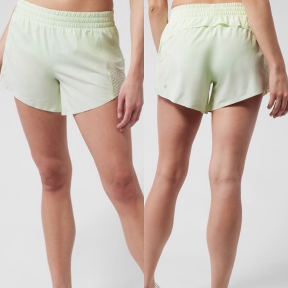 Large NWT Athleta Hustle 4.5" Short in Calypso Mint - Picture 1 of 8